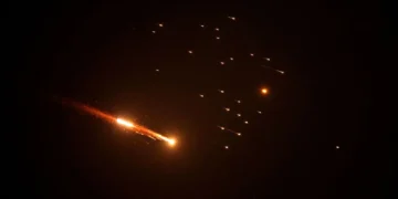 صحيفة جيروزاليم بوست الإسرائيلية: إيران قد تشن هجوما مفاجئا