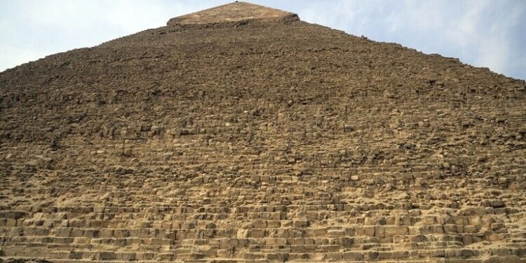 مصر تعلن عن اكتشاف جديد داخل هرم خوفو