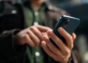 230 شخصاً يفقدون هواتفهم يومياً في بريطانيا بسبب السرقة