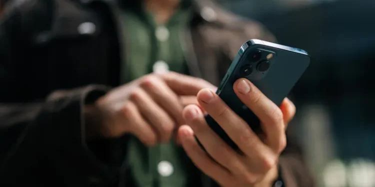 230 شخصاً يفقدون هواتفهم يومياً في بريطانيا بسبب السرقة