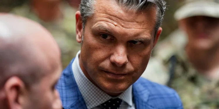 لنفيه تدمير القدرات النووية الإيرانية «تماماً» إقالة مدير وكالة استخبارات الدفاع الامريكية