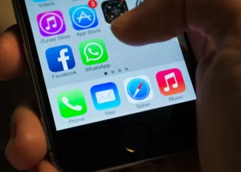 واتساب تضبط 7 ملايين “محتال” بأدوات جديدة