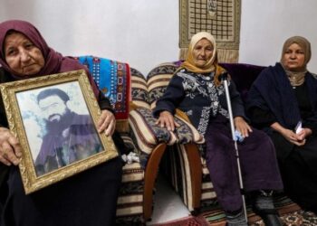 والدة الشهيد صالح العاروري تتحدث عن رحيل ابنها ومتى التقته آخرة مرة- (شاهد)