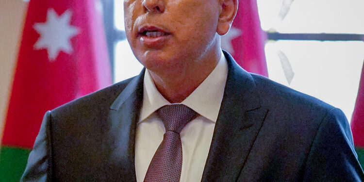 وزير الداخلية الأردني ينعى شهيد الواجب ويتعهد بمنع تكرار حالات الشغب