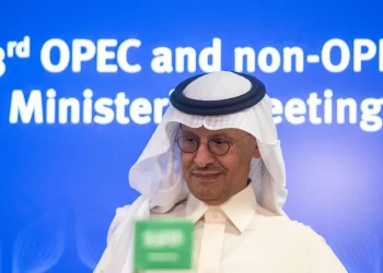 وزير الطاقة السعودي يحسم جدل زيادة إنتاج البترول