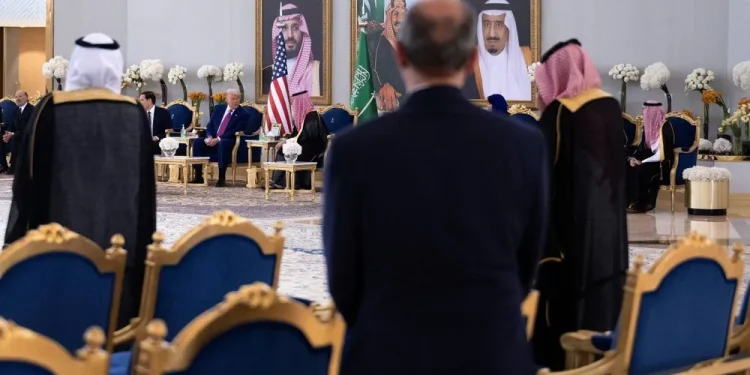 تعرف على الوفد المرافق لترامب في زيارته للسعودية