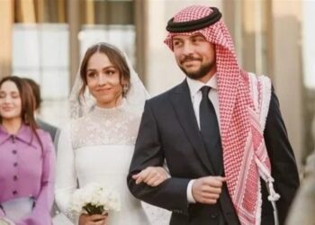 رسالة مؤثرة من ولي العهد الأردني لشقيقته في زفافها.. وهكذا ودعتها الملكة- (صور)
