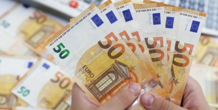الغاز الروسي يزعزع عملة اليورو.. هبوط لمستويات متدنية جديدة